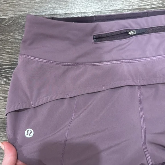 Purple Lululemon 2.5in Speed up shorts size 2 - Picture 3 of 6
